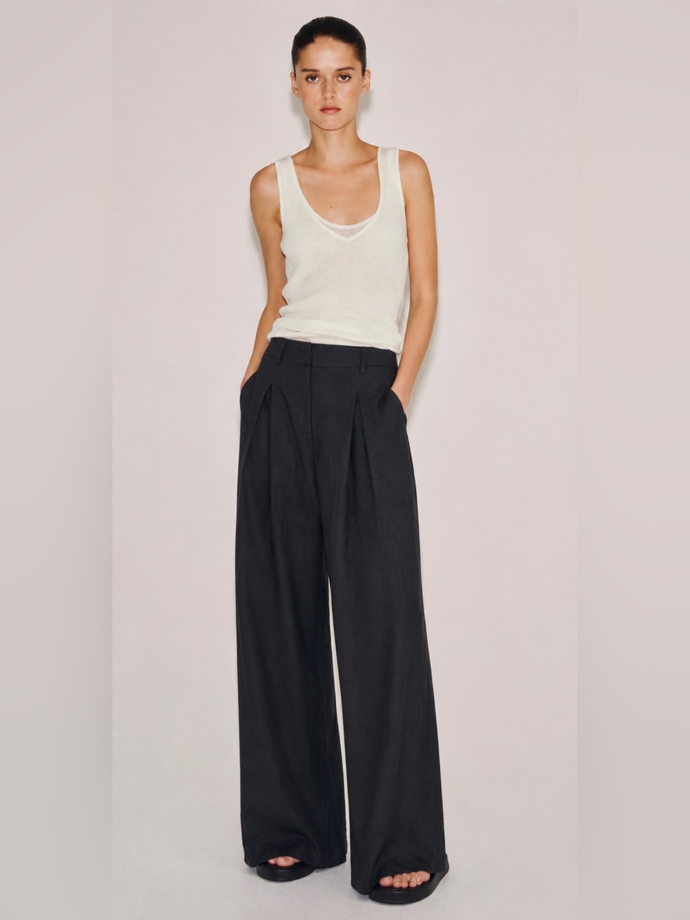 NWOT Reformation Linen Wide Leg Asher Trouser Pants in Black w/Pockets Size 2